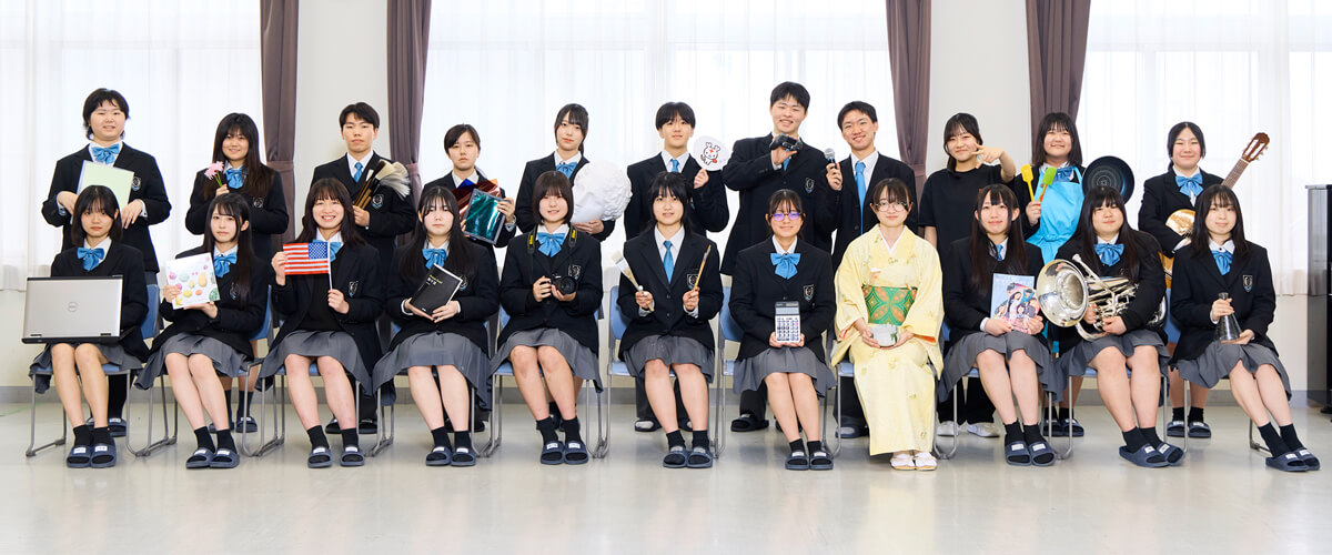 各文化部代表の集合写真を紹介しています