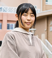 クリックで友部 妃奈乃さんのインタビューを紹介します