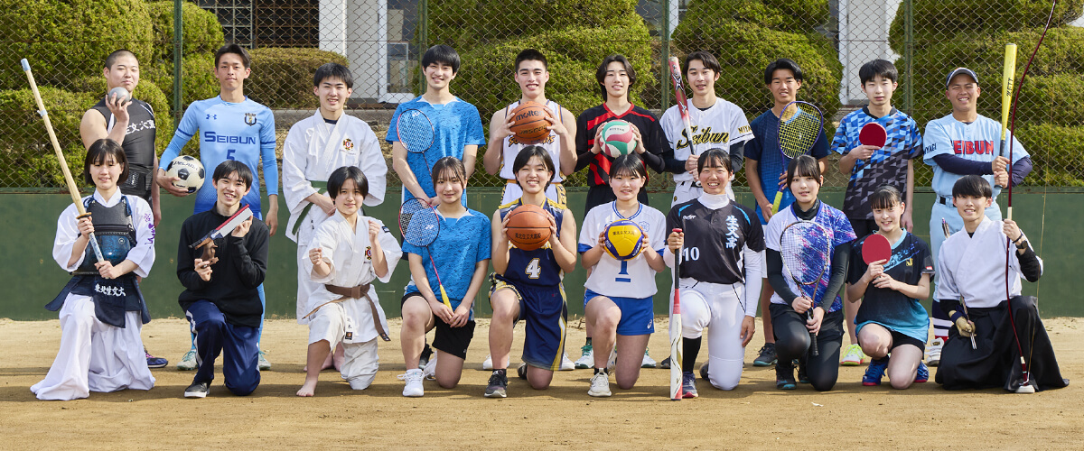 各運動部代表の集合写真を紹介しています